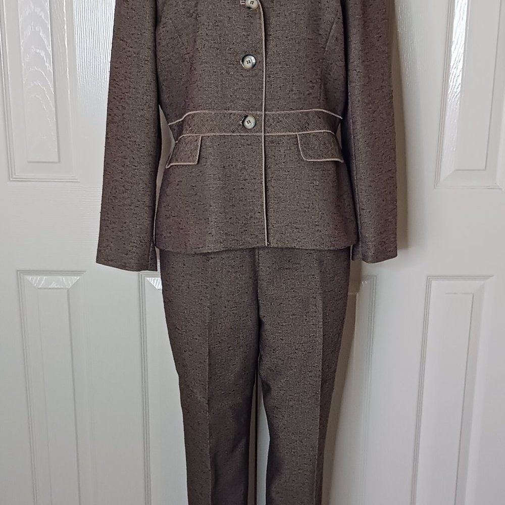 Kasper Pants Suit Size 14